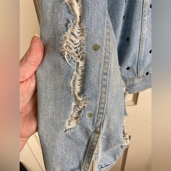 Oversized TOPSHOP Distressed Moto denim Jacket pale blue denim studded US 8 $150 - Picture 9 of 16